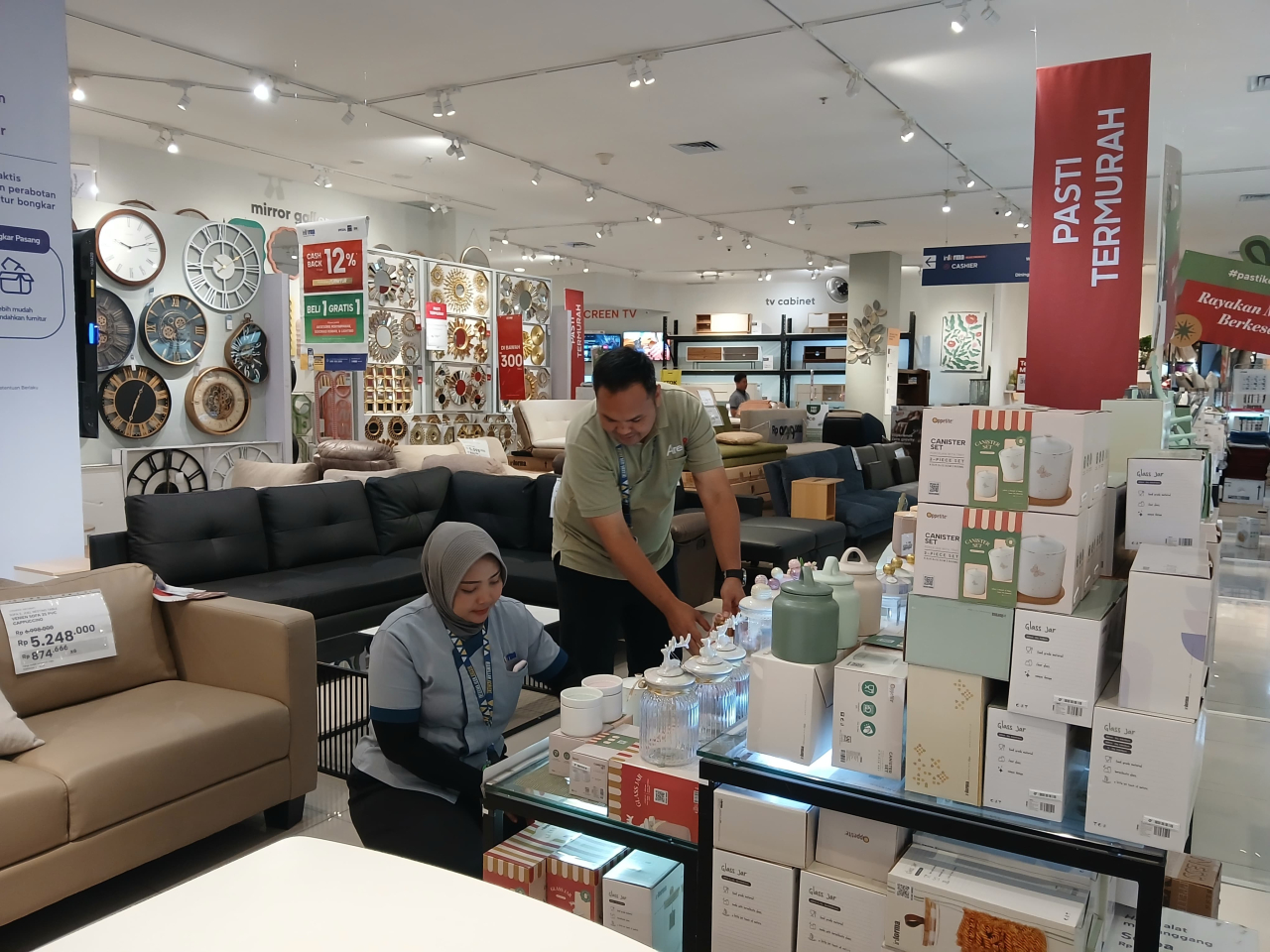 Informa Icon Mall Gresik Gelar Promo Besar Akhir Tahun, Diskon Hingga 70