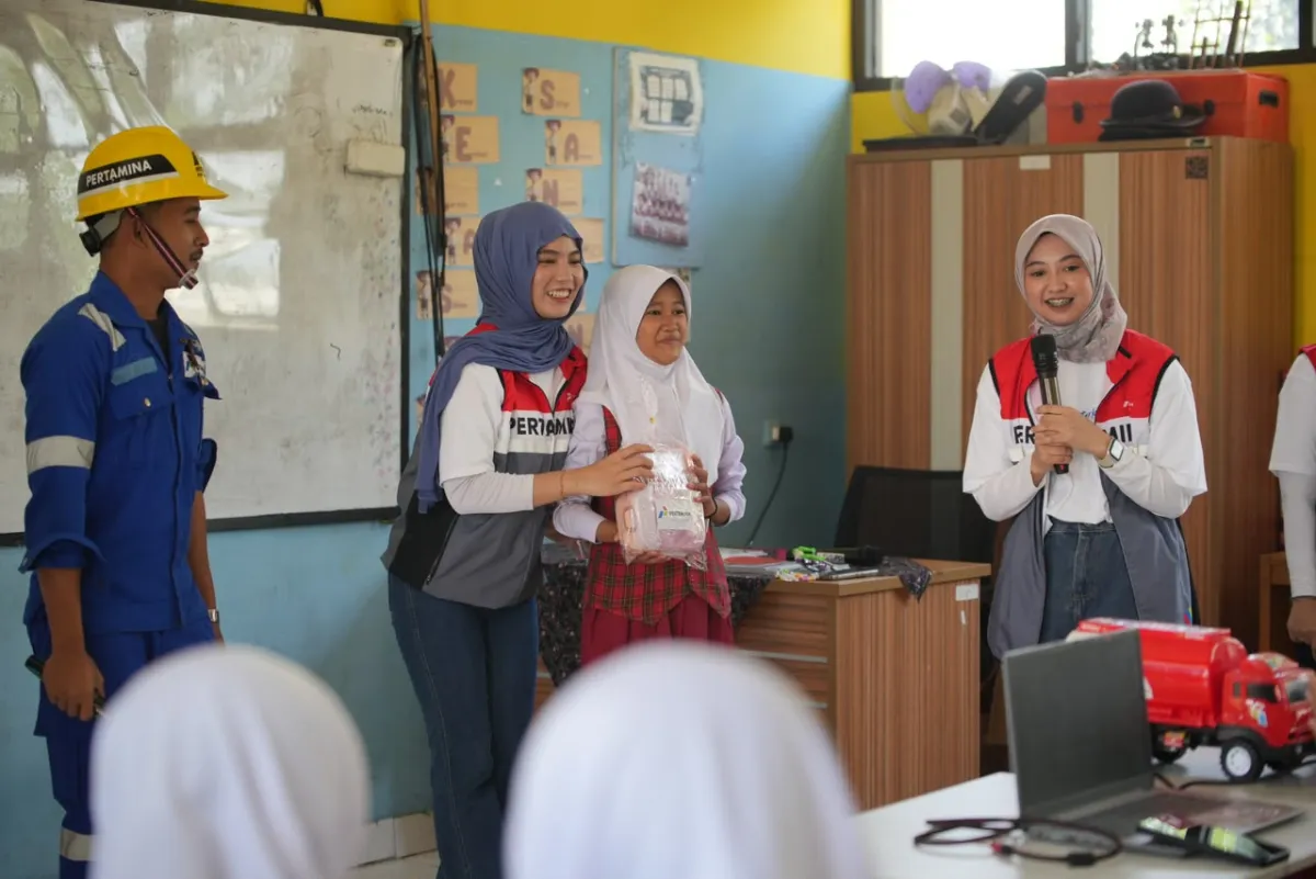 Rayakan HUT Ke-81 RI, Patra Logistik Perkuat Literasi Energi bagi 109 Siswa di Madiun