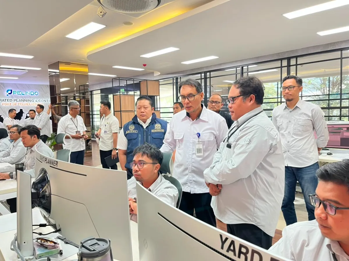 Tinjau Green Port Terminal Teluk Lamong, Staf Ahli Kemenhub Apresiasi Komitmen Dukung Net Zero Emission 2060