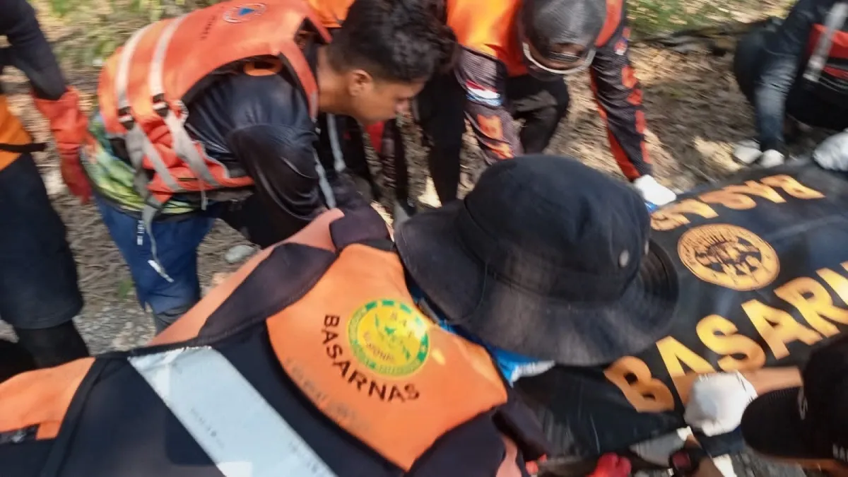 Setelah Lima Hari Dicari, Nelayan KLM Pantes Ditemukan Meninggal di Pantai Paseban Jember