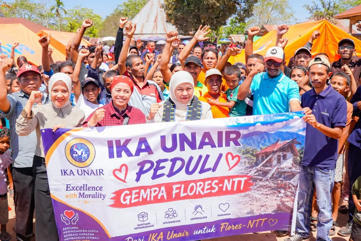 IKA UNAIR Salurkan Bantuan Gempa Flores, Khofifah Tekankan Distribusi Harus Tepat Sasaran