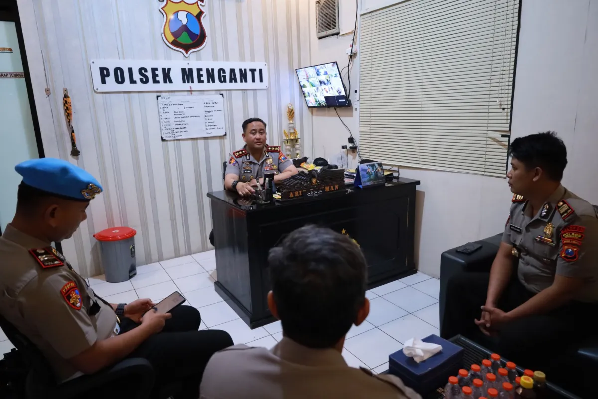 Cegah Pungli, Kapolres Gresik Sidak Pelayanan di Tiga Polsek
