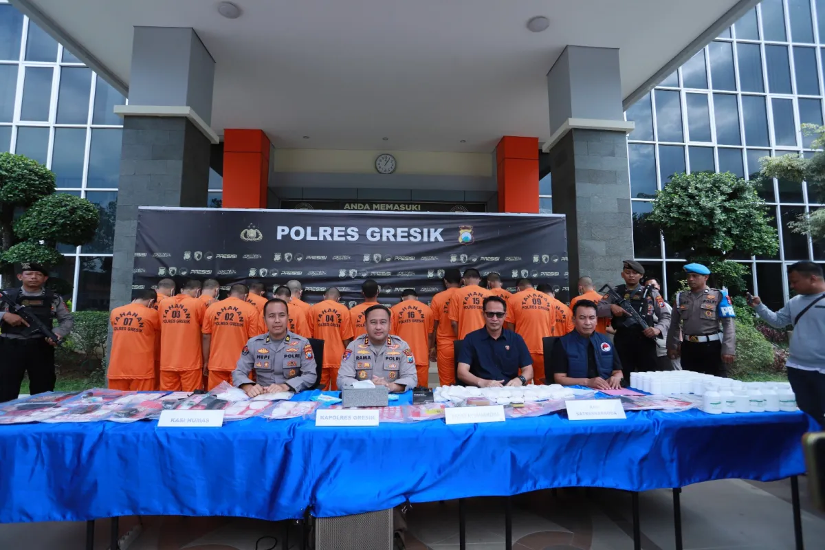 Polres Gresik Ungkap 14 Kasus Narkoba, 17 Tersangka Diamankan