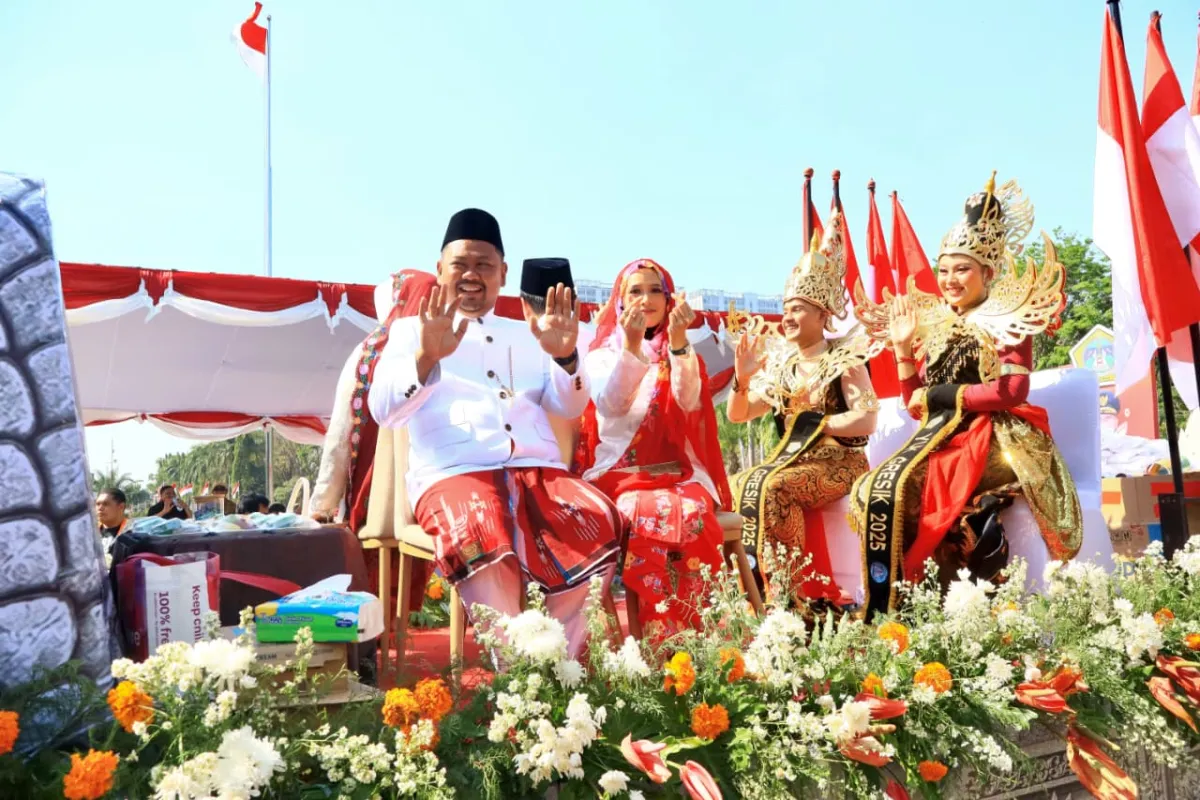 Gresik Merdeka Carnival 2026 Semarak, 71 Barisan dan 24 Mobil Hias Meriahkan Perayaan HUT ke-81 RI