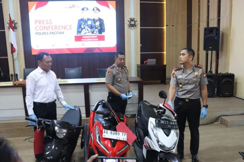Polres Pacitan Bekuk Pencuri Emas dan Uang Lansia Senilai Rp 350 Juta