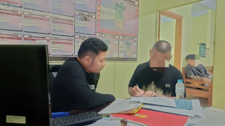 Polres Ponorogo Amankan Dua Buronan Kasus Penganiayaan dan Pengeroyokan