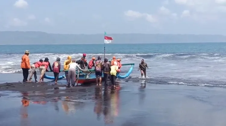 Tim SAR Jember Tutup Operasi Pencarian Nelayan KLM Pantes, Bagaimana Nasib Dua Nelayan Yang Belum Ditemukan