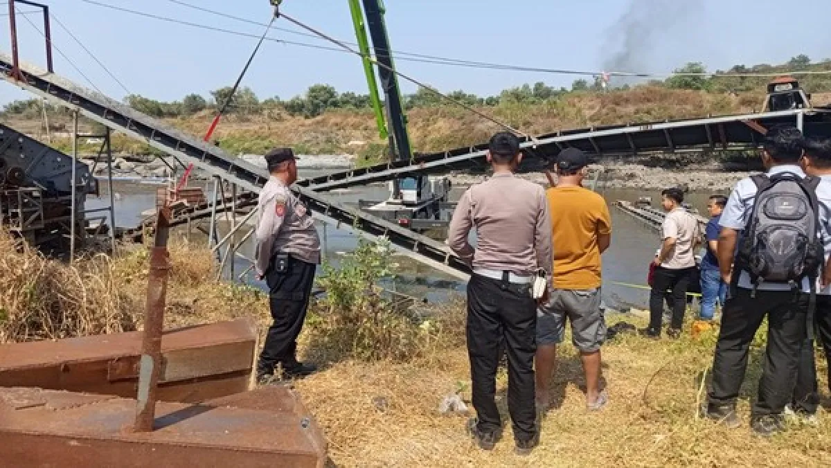 Mekanik Tewas Tertimpa Konveyor Saat Kerja di Proyek Pemecah Batu Mojokerto