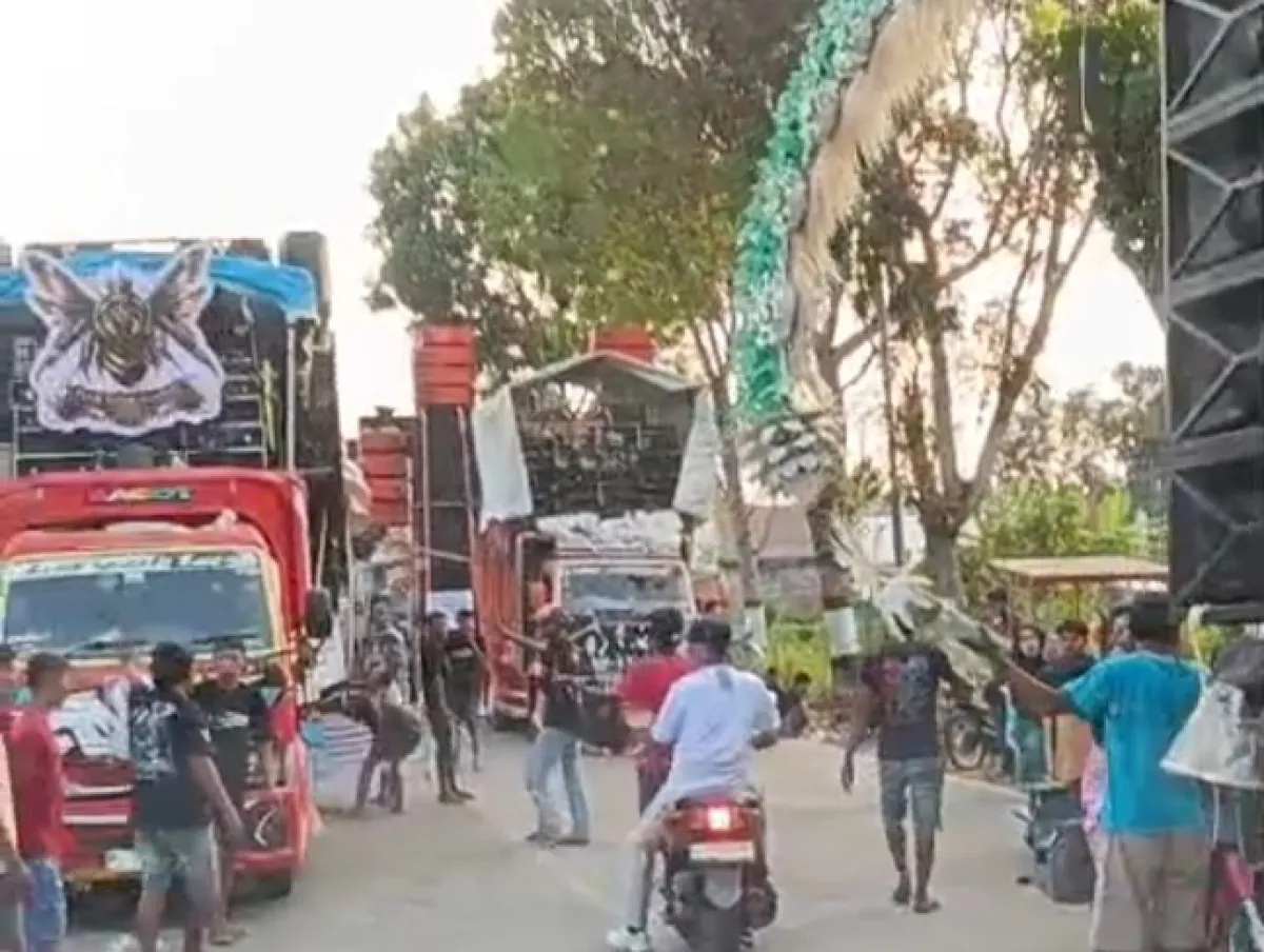 Jalan Tertutup Konvoi Soumd Horeg, Damkar Jember Kesulitan Melintas