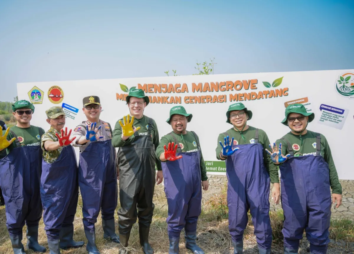 PT Smelting Bidik 30.000 Mangrove untuk Perkuat Ekosistem Pesisir Gresik