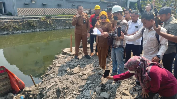 Sidak Proyek Rumah Pompa, Wabup Sidoarjo Temukan Material Tak Sesuai Spek