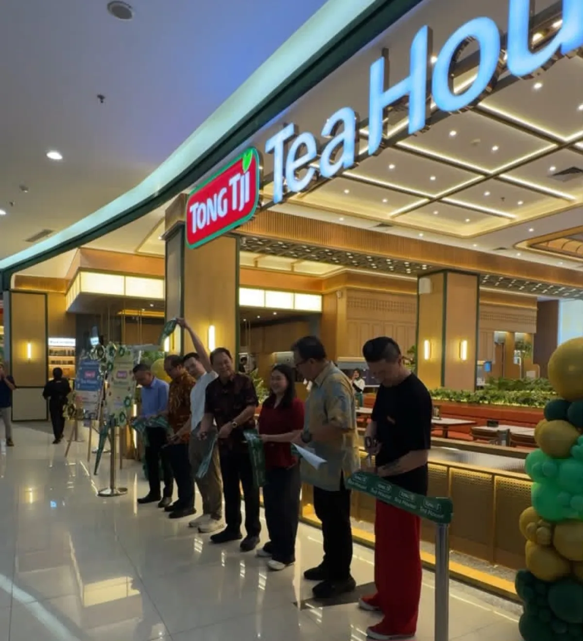Usung Konsep Restoran Keluarga, Tong Tji Tea House Resmi Buka di Icon Mall Gresik