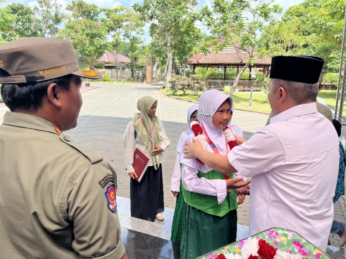 Nyamplung Antar Lima Siswa Bangkalan Raih Emas di Malaysia