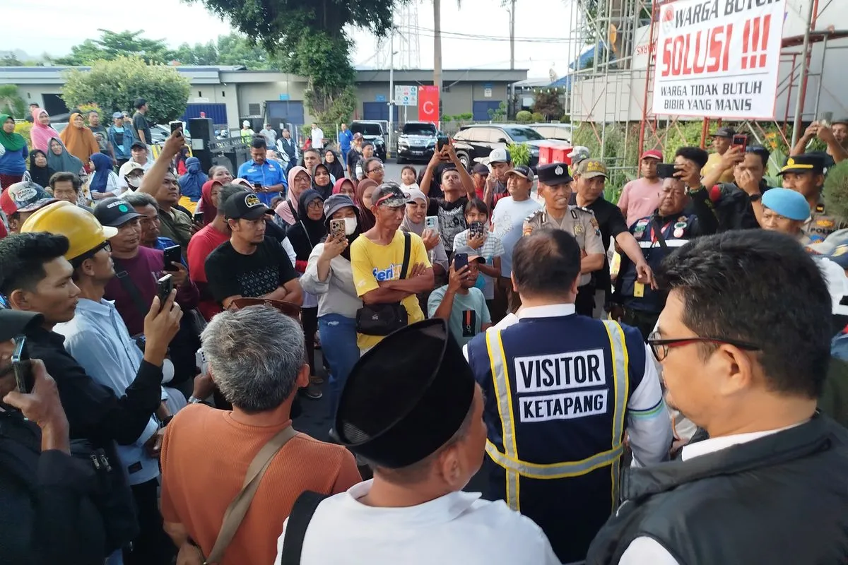 Dinilai Tak Becus Urai Kemacetan Ketapang, Warga Banyuwangi Demo ASDP Beri Deadline 3 Hari Atau..
