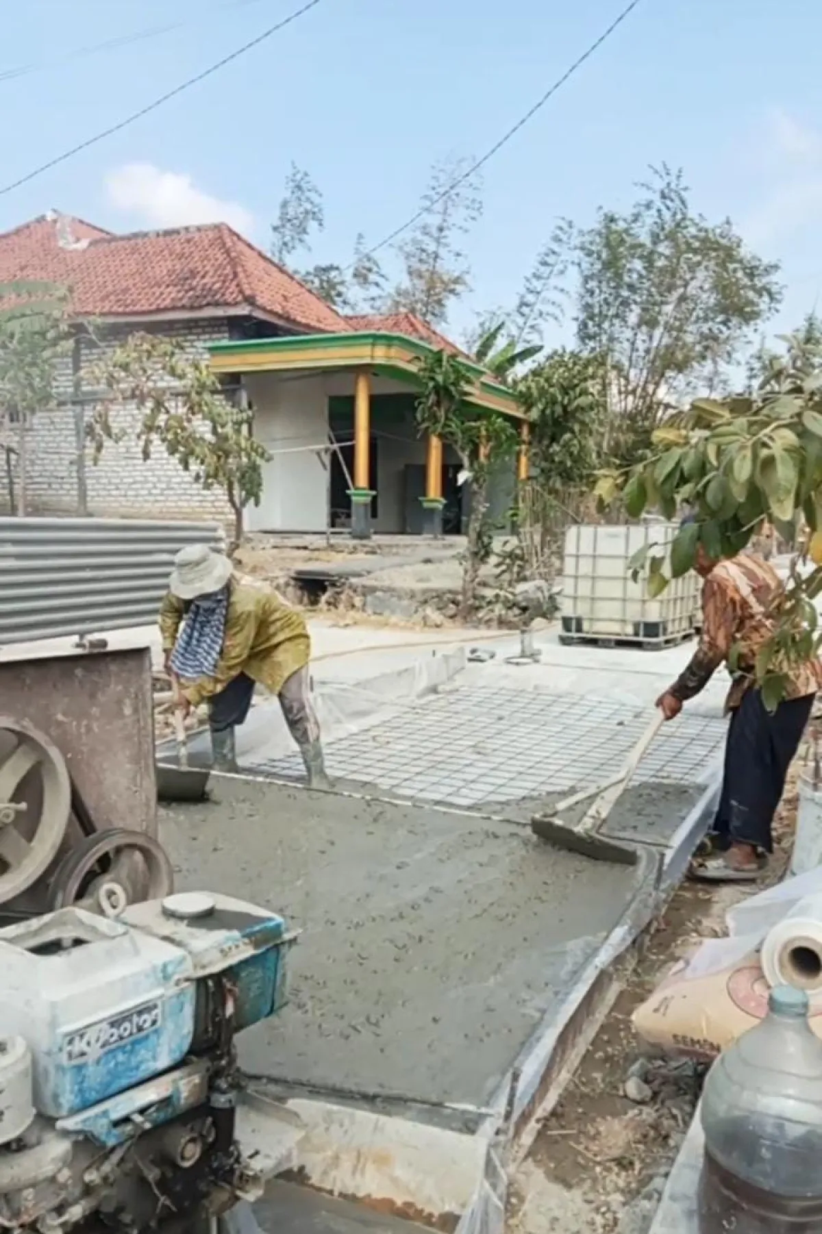 Wujud Gotong Royong, Warga Desa Dulang Sampang Patungan Rp1 Miliar Bangun Jalan Rabat Beton 1,5 Km