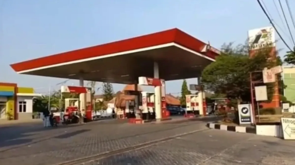 Nakal! Pertamina Patra Niaga Sanksi Dua SPBU di Sampang, Dilarang Jual Pertalite Selama Sebulan