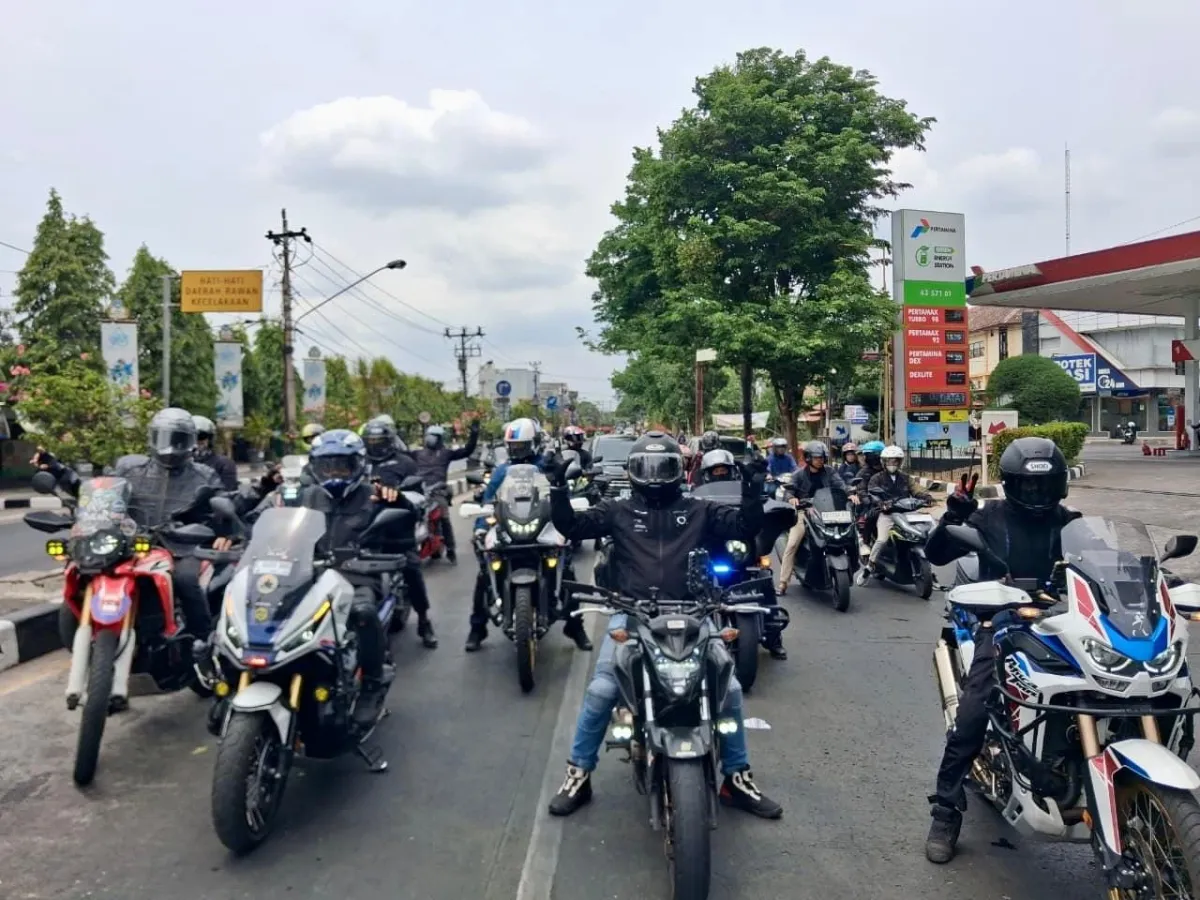 Komunitas Honda Big Bike Jawa Timur Jelajahi Jalur Ikonik Menuju Puncak Honda Bikers Day 2026