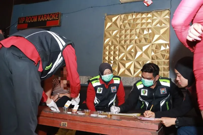 Polres Lamongan Gelar Razia Narkoba di Tempat Karaoke dan Hiburan Malam