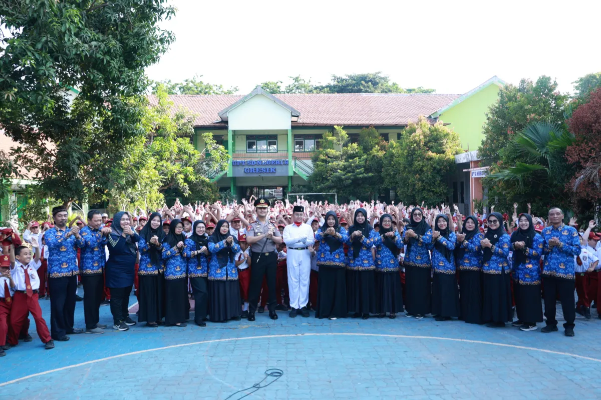 Kapolres Gresik Edukasi Siswa SD soal Bahaya Narkoba dan Bijak Bermedsos