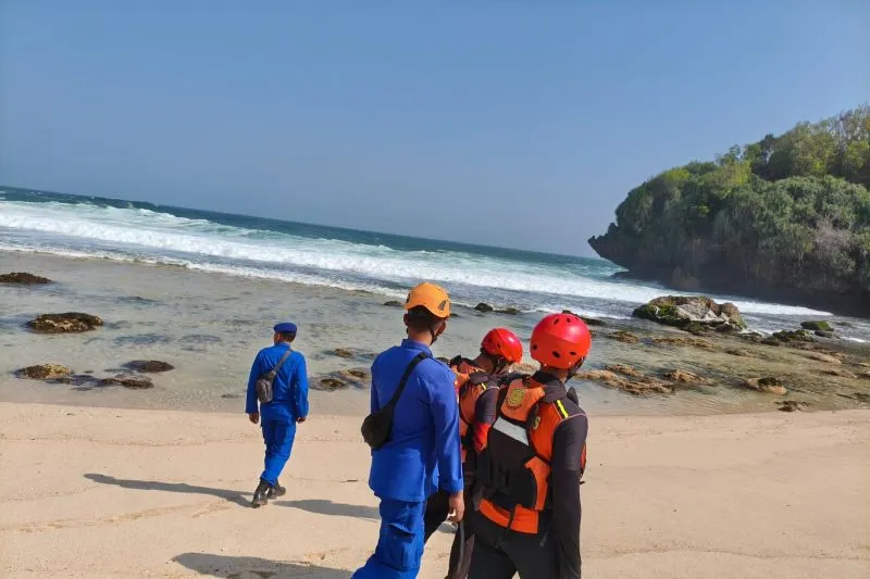 Dua Nelayan Pacitan Dilaporkan Hilang, Perahu Ditemukan di Pantai Watu Murep