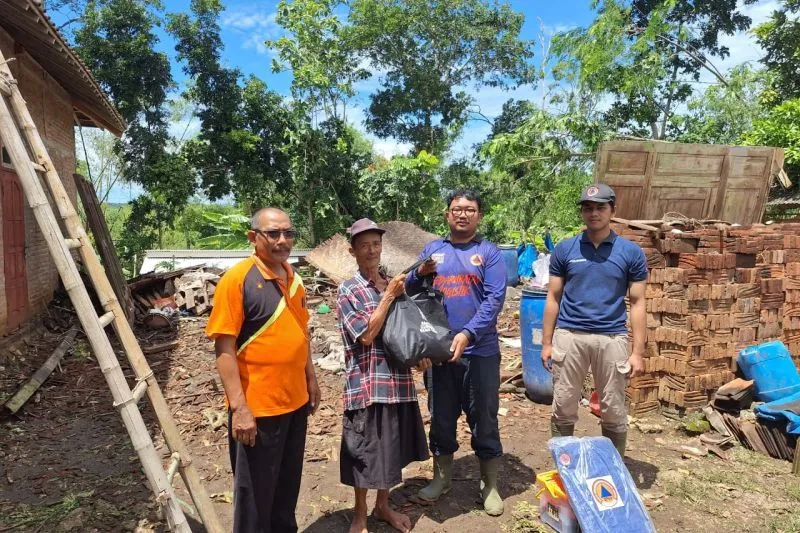 Puluhan Rumah di Tulungagung Porak Poranda Diterjang Puting Beliung