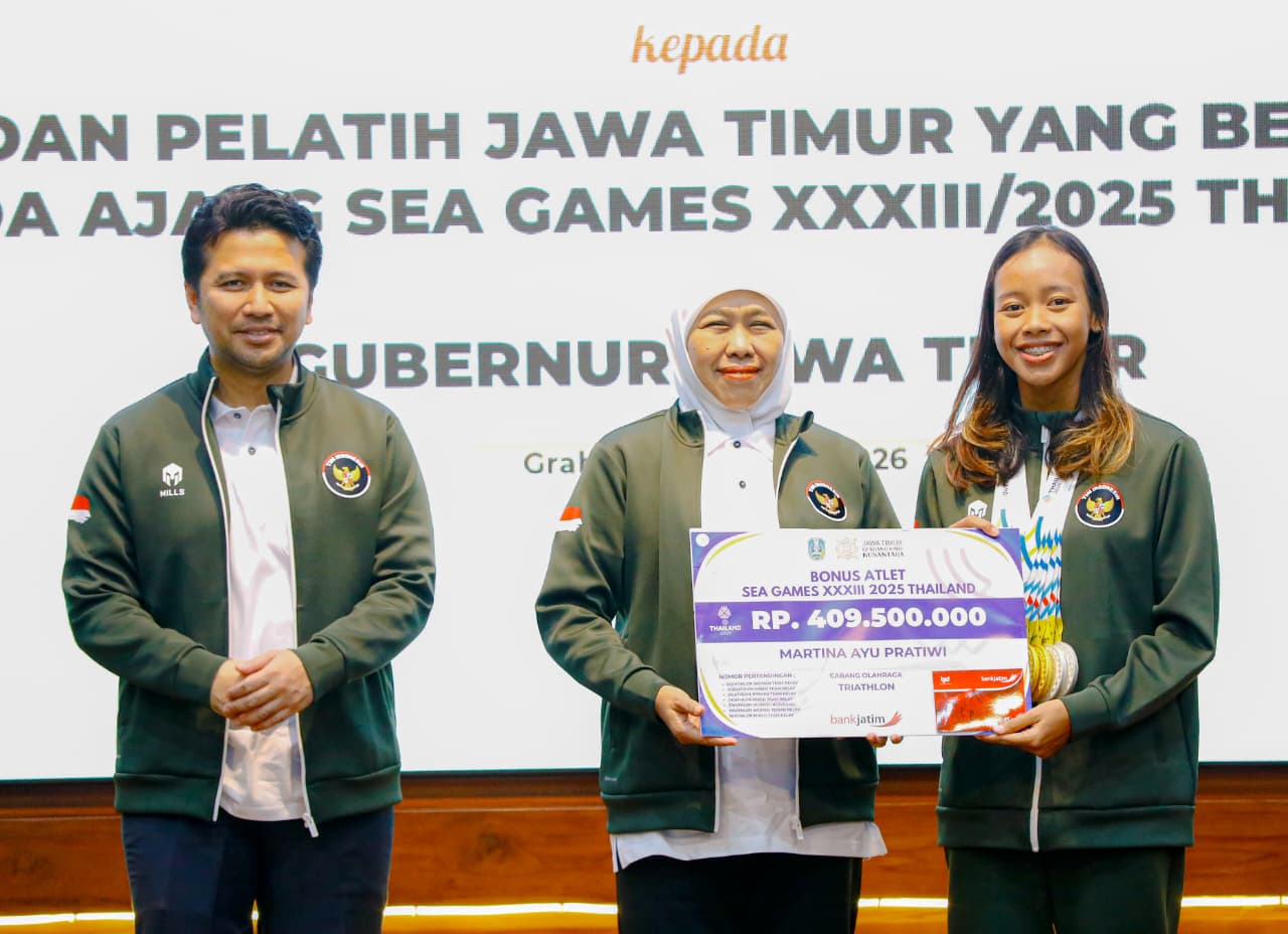 Gubernur Khofifah Serahkan Bonus Rp 8  Miliar Bagi 161 Atlet Dan Pelatih Berprestasi di SEA Games XXXIII Thailand