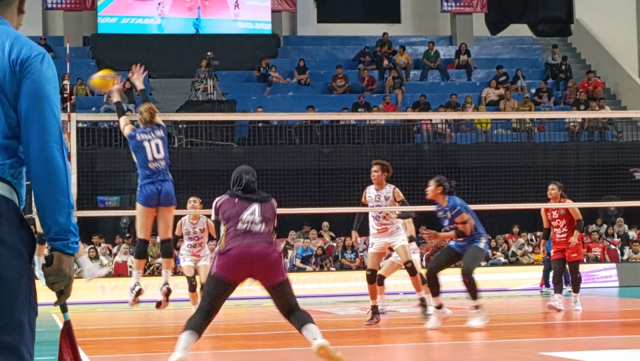 Sempat Tertinggal, Bandung BJB Tandamata Balikkan Keadaan Atas Medan Falcons