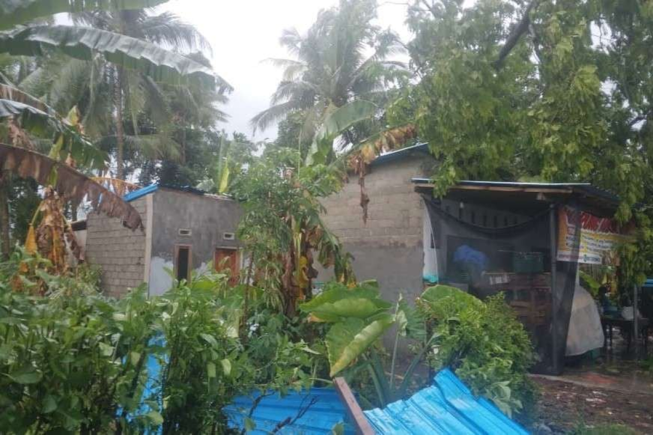 52 Rumah Rusak Diterjang Angin Puting Beliung di Banyuwangi