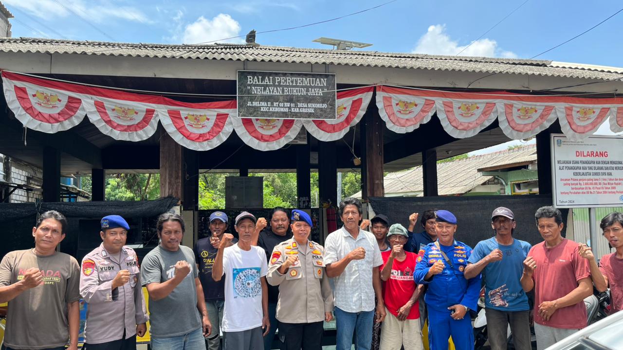 Satpolairud Polres Gresik Kunjungi Kampung Nelayan Perkuat Sinergi Jaga Laut