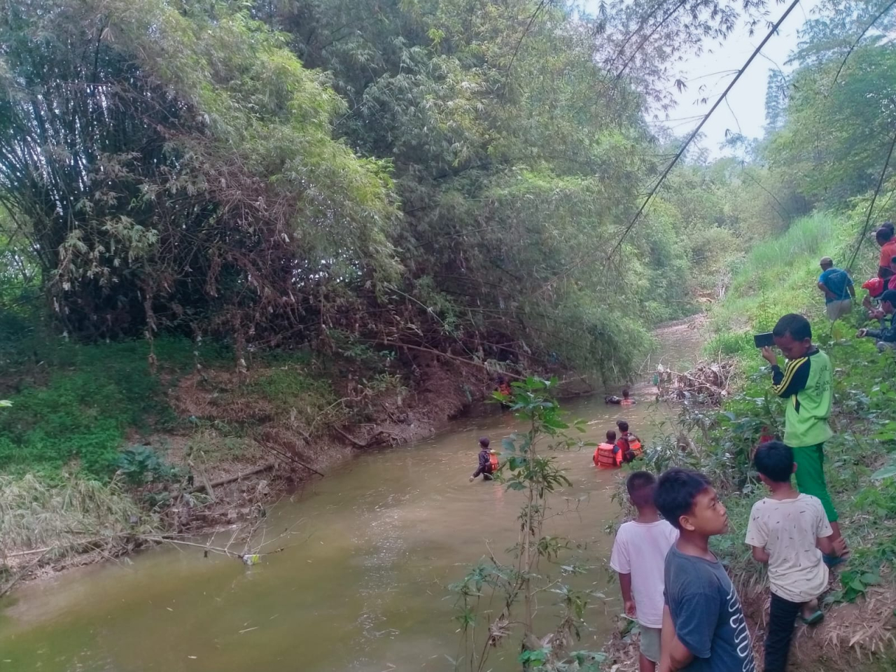 Lansia di Sampang yang Hilang Sehari Ditemukan Selamat di Tepi Sungai Kedungdung