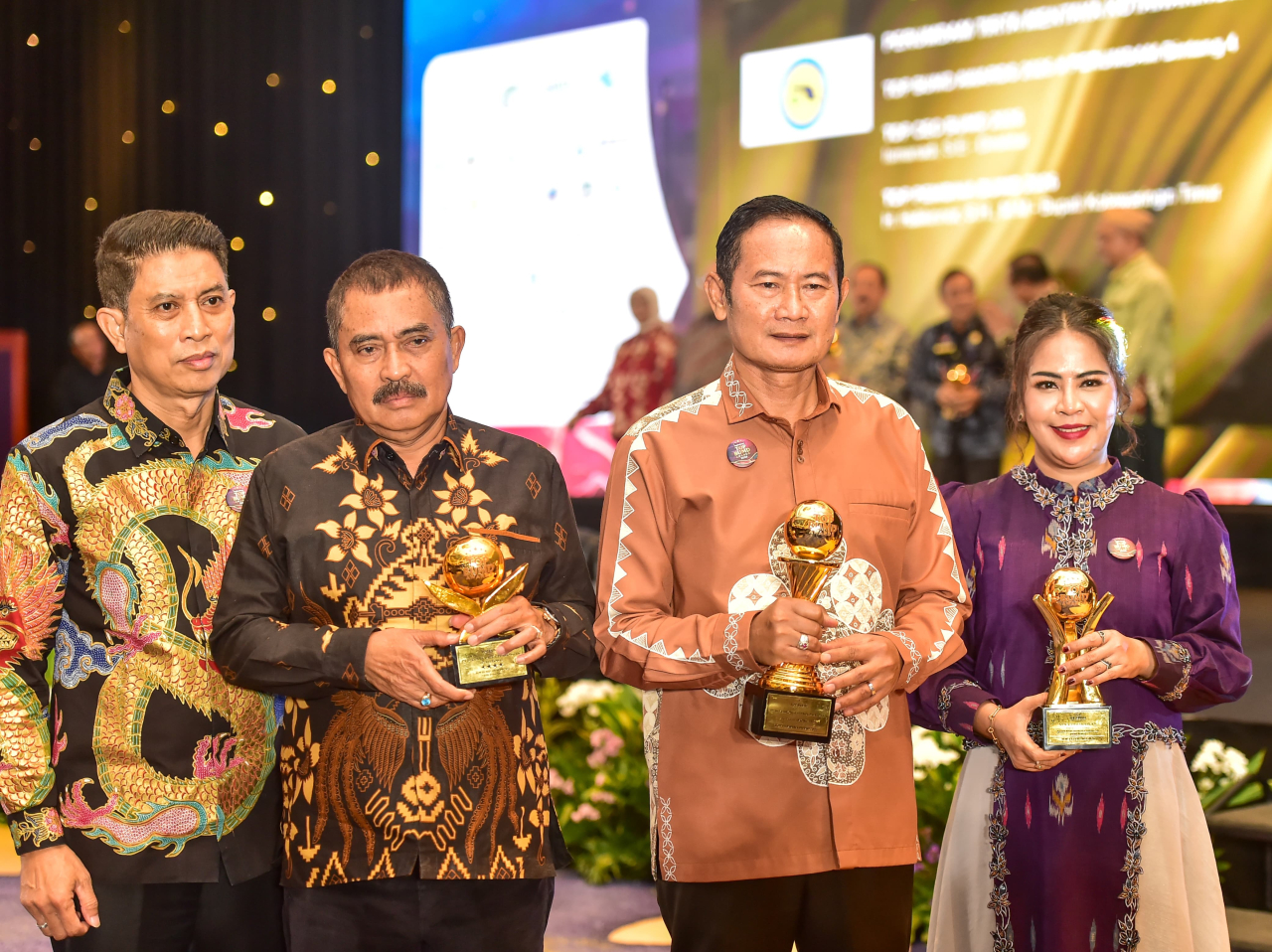 Lamongan Berjaya di Nasional: Bupati Yes Sabet Penghargaan Top Pembina BUMD 2026