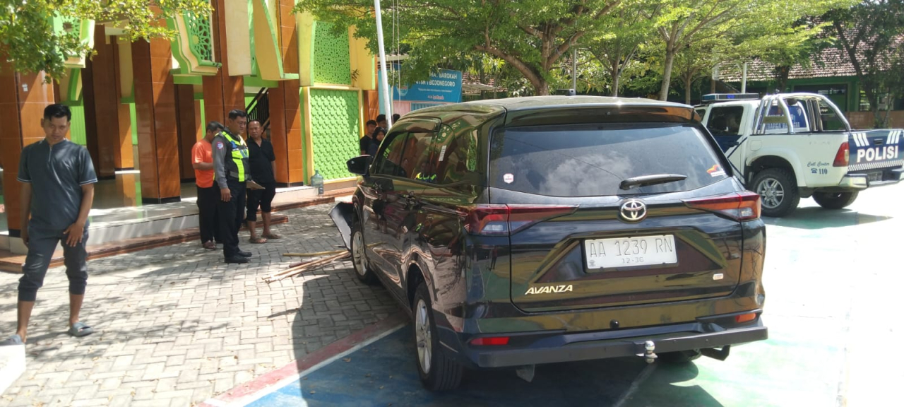 Polisi Selidiki Insiden Mobil Proyek Seruduk Siswi MTsN 1 Bojonegoro, Dua Korban Jalani Operasi