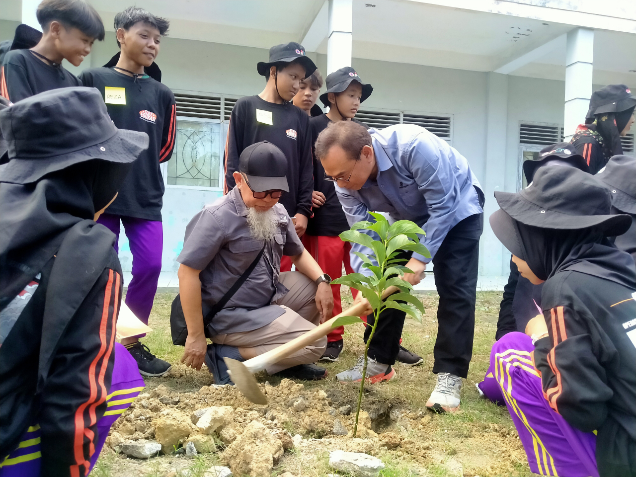 Bangun Generasi Tangguh, MedcoEnergi dan FPRB Sampang Gelar Sosialisasi Mitigasi Bencana di SMPN 6