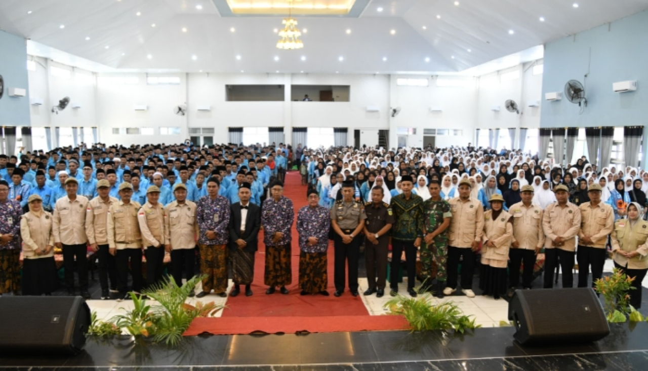 Suhu Ekstrem Menanti di Tanah Suci, CJH Sumenep Diminta Disiplin Jaga Stamina