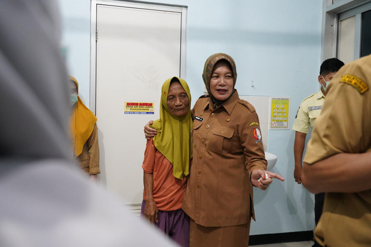 Wabup Nurul Azizah Jamin Korban Kebakaran Kanor Aman, Pelaku ODGJ Langsung Dibawa ke RSUD