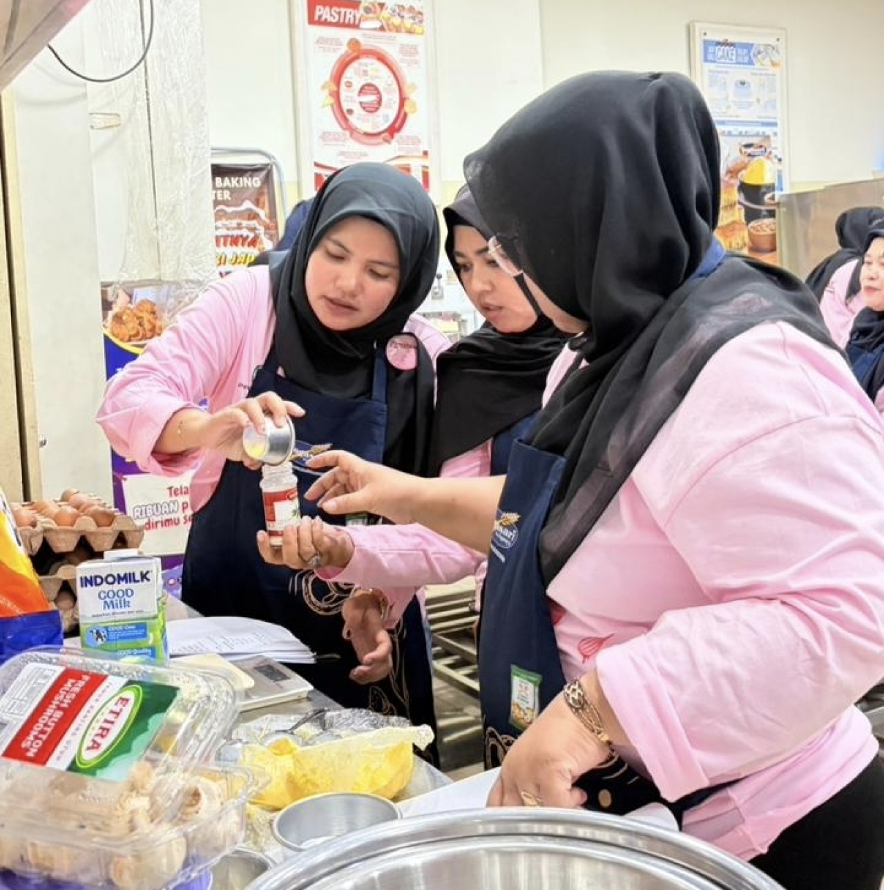 Pupuk Kujang Gandeng Bogasari, Ciptakan Mama Preneur Lewat Pelatihan Tata Boga di Cikampek