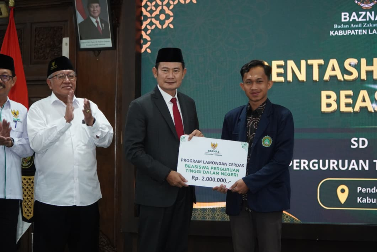 Dukung Generasi Emas, Pemkab dan Baznas Salurkan Beasiswa Lamongan Cerdas serta SKSS