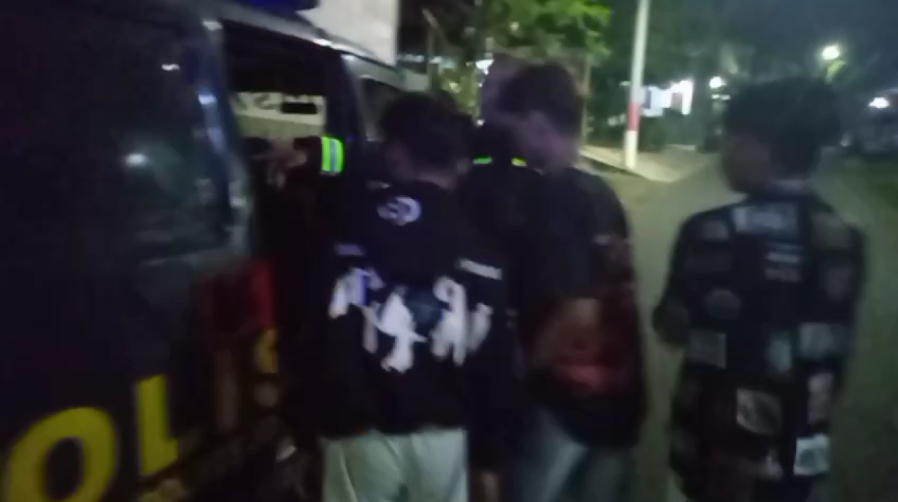 Resahkan Warga Demi Konten, Tiga Pemuda Pembuat Hoaks Penampakan Pocong di Jember Diamankan Polisi