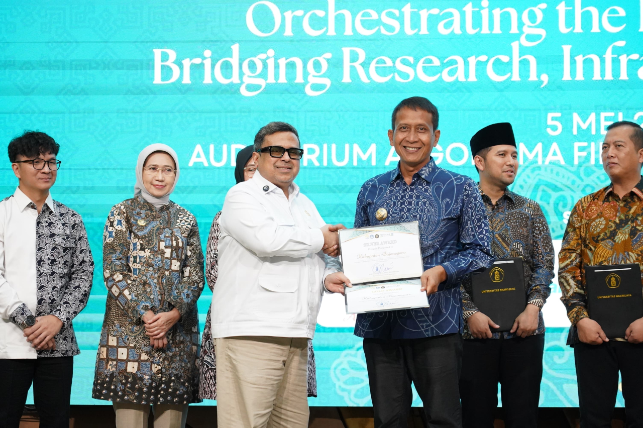 Bupati Bojonegoro Raih UB Halal Metric Award 2026, Perkuat Ekosistem Halal dan Daya Saing UMKM