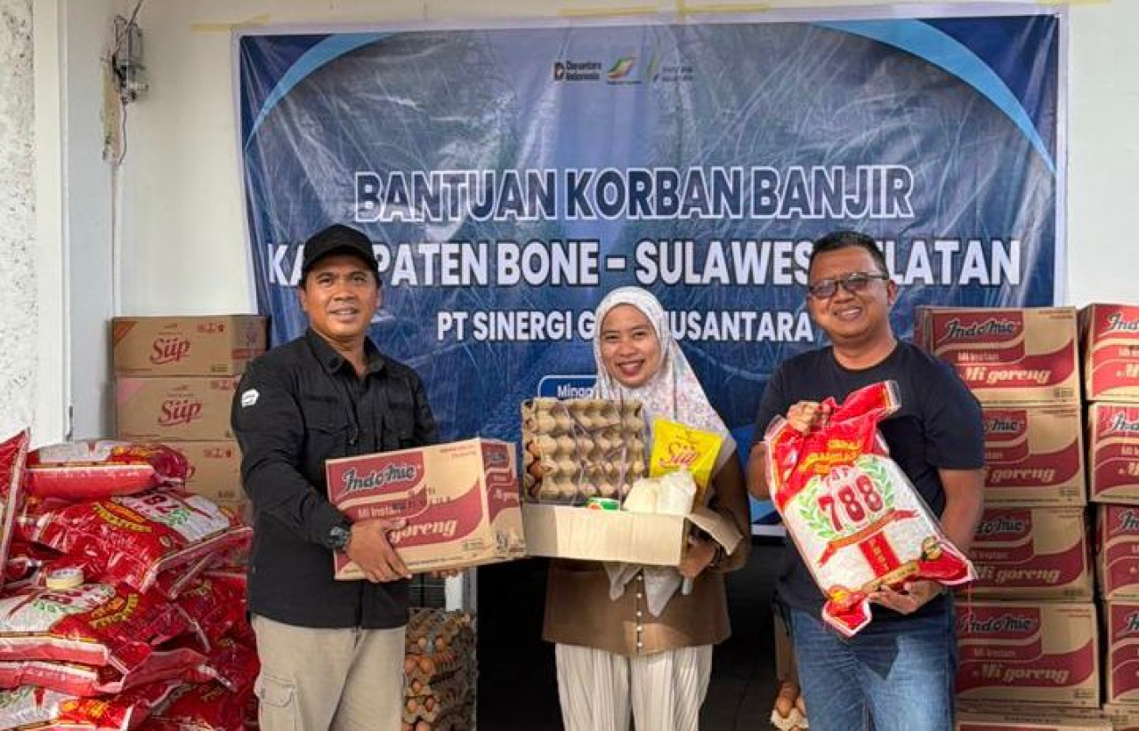 PT SGN Salurkan Bantuan Rp100 Juta untuk Korban Banjir di Bone