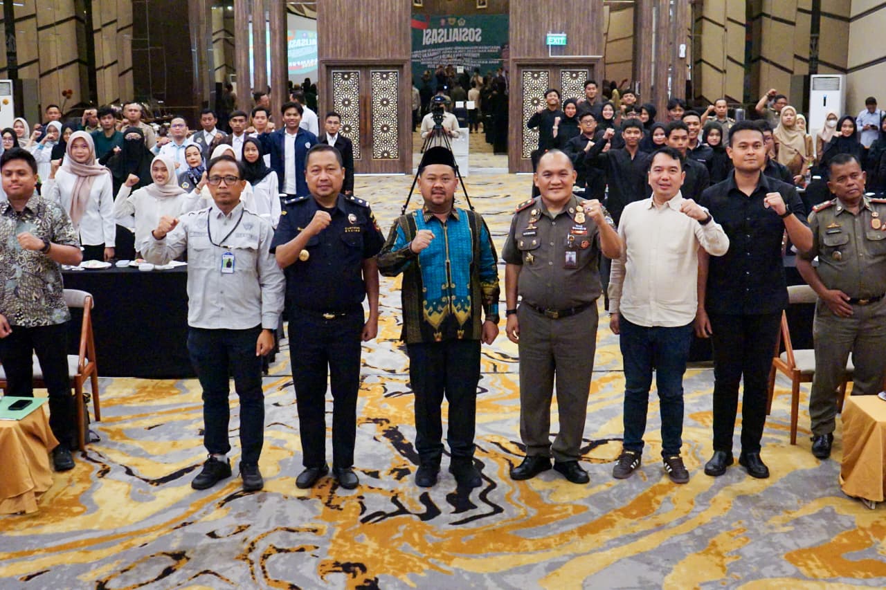Bupati Gresik Sebut Rokok Ilegal Gerus Anggaran Pendidikan dan Kesehatan