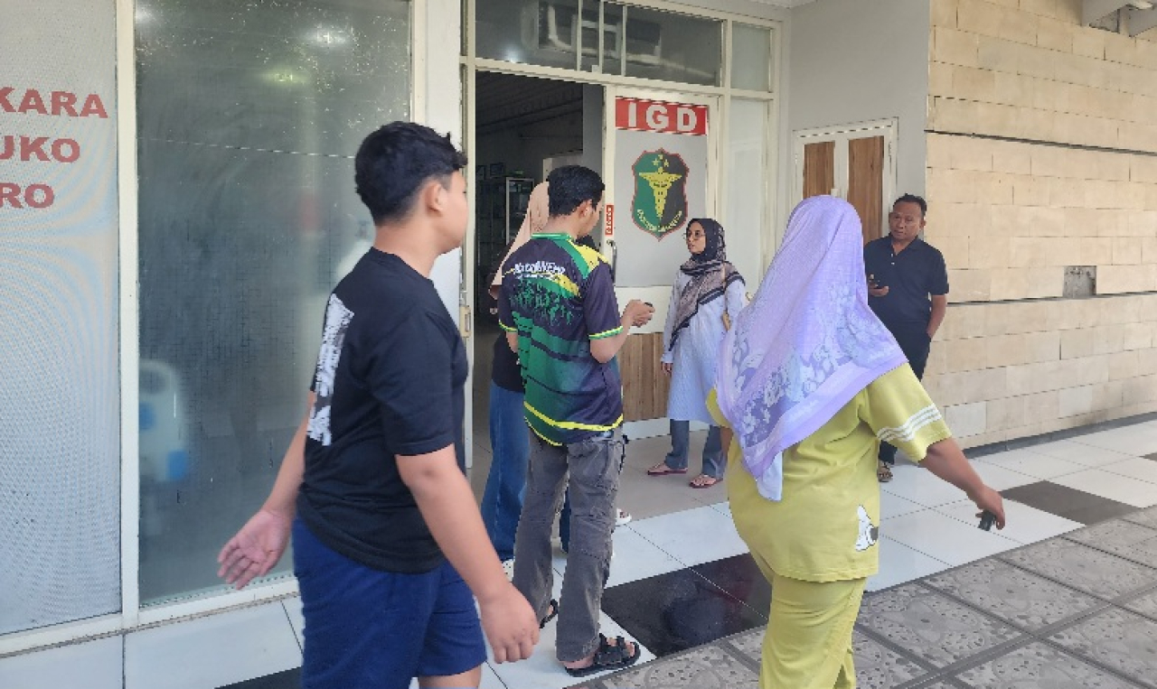 Mobil Avanza Tabrak Siswa Saat Apel Pramuka di MTsN 1 Bojonegoro, 5 Korban Dirawat