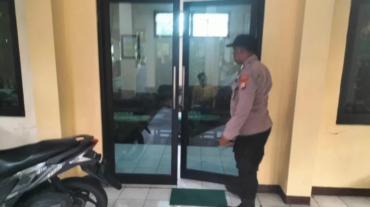 Kades Buncitan Sedati Sidoarjo Ditemukan Tewas di Dalam Balai Desa