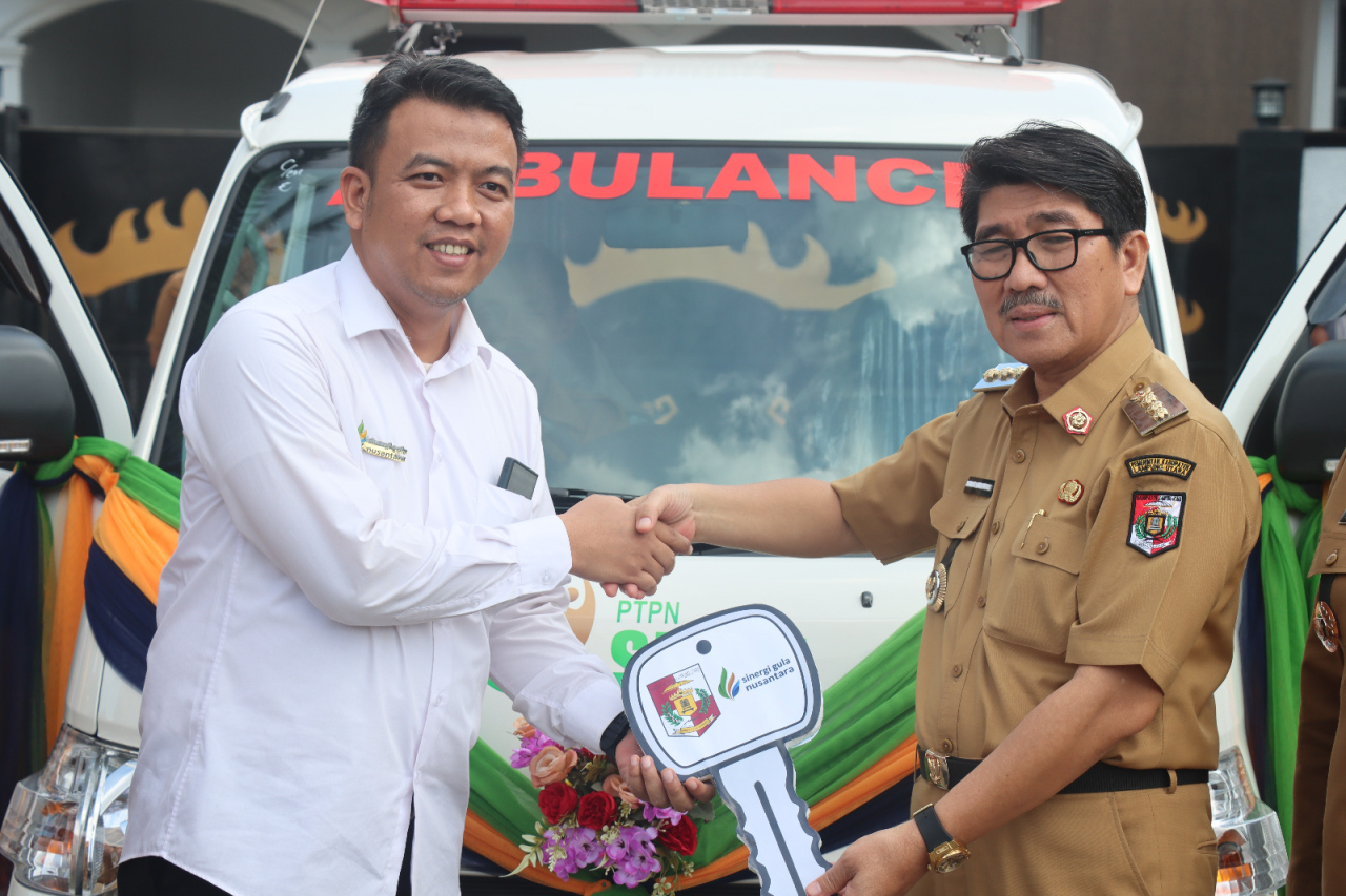 PT SGN Serahkan Bantuan Mobil Ambulans untuk Puskesmas Mider Lampung Utara Lewat Program TJSL