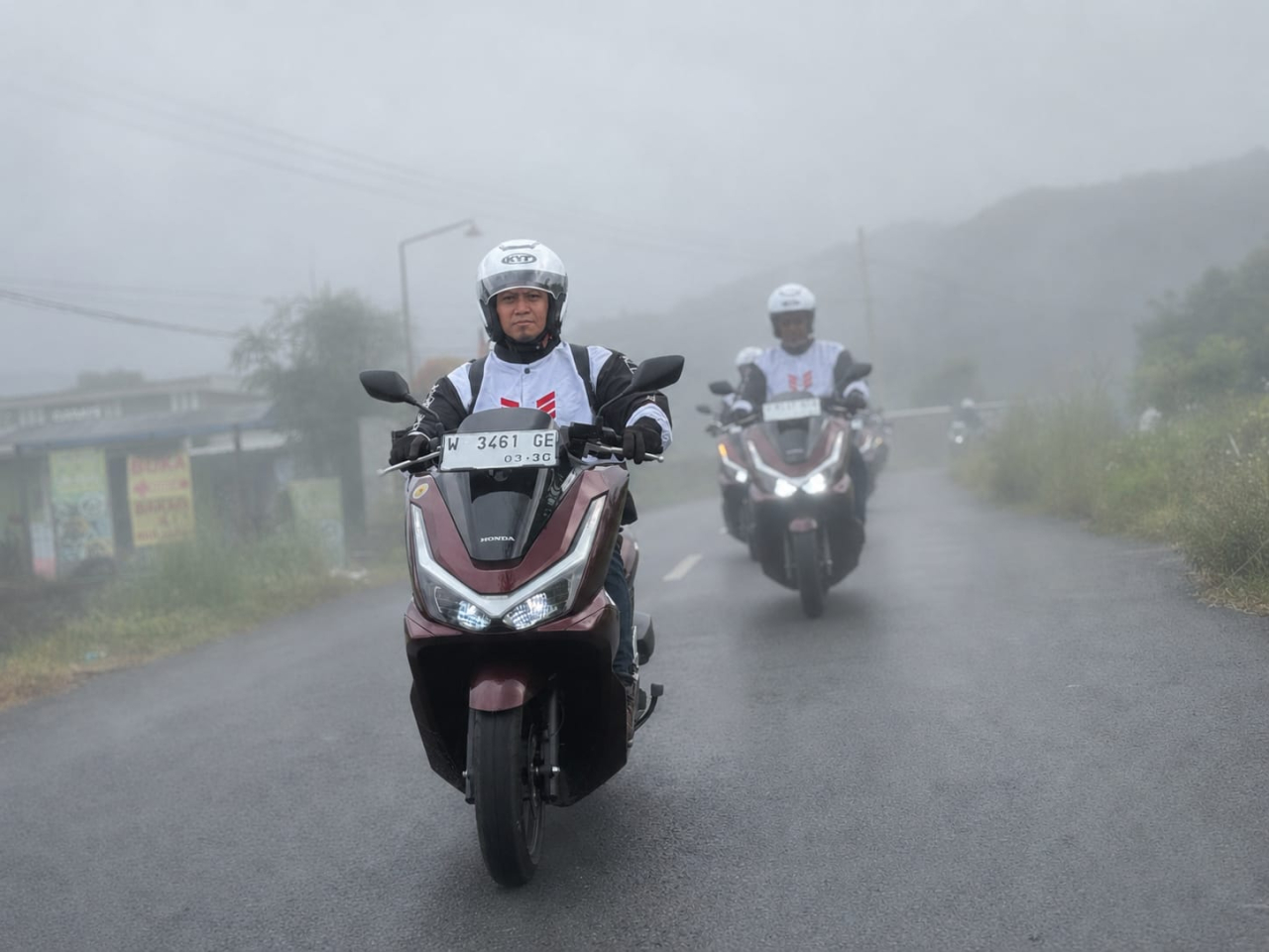 Pandangan Terhalang Kabut? Ini Tips Berkendara Aman Menggunakan Motor Matic dari MPM Honda Jatim