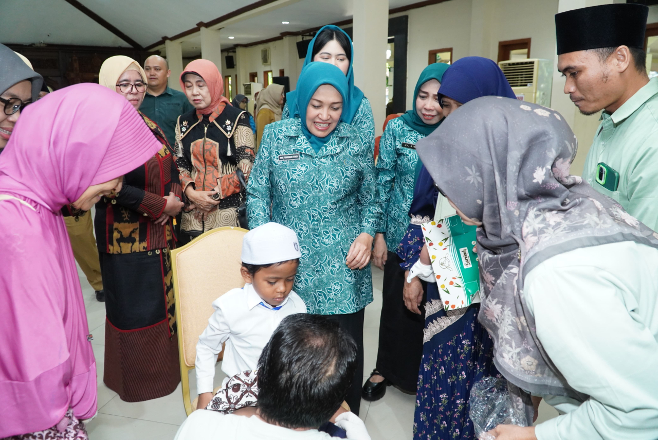 Peringati HJL ke-457, Ratusan Anak di Lamongan Antusias Ikuti Khitan Massal Gratis