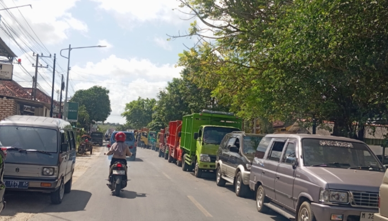 Antrean Pertalite Mengular di Sumenep, Bupati Fauzi Minta Warga Kurangi Perjalanan Tak Mendesak