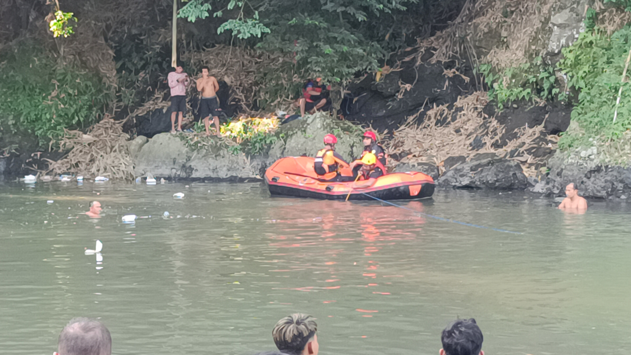 Bocah SMP Tewas Tenggelam Saat Berusaha Ambil Sandal Hanyut di Sungai Bedadung Jember