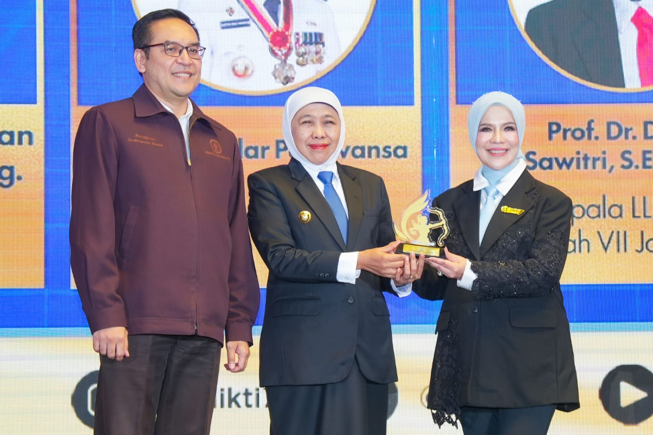Khofifah-LLDIKTI VII Luncurkan Program Kakak Tangguh, Sediakan 62 Ribu Beasiswa PTS untuk Warga Jatim