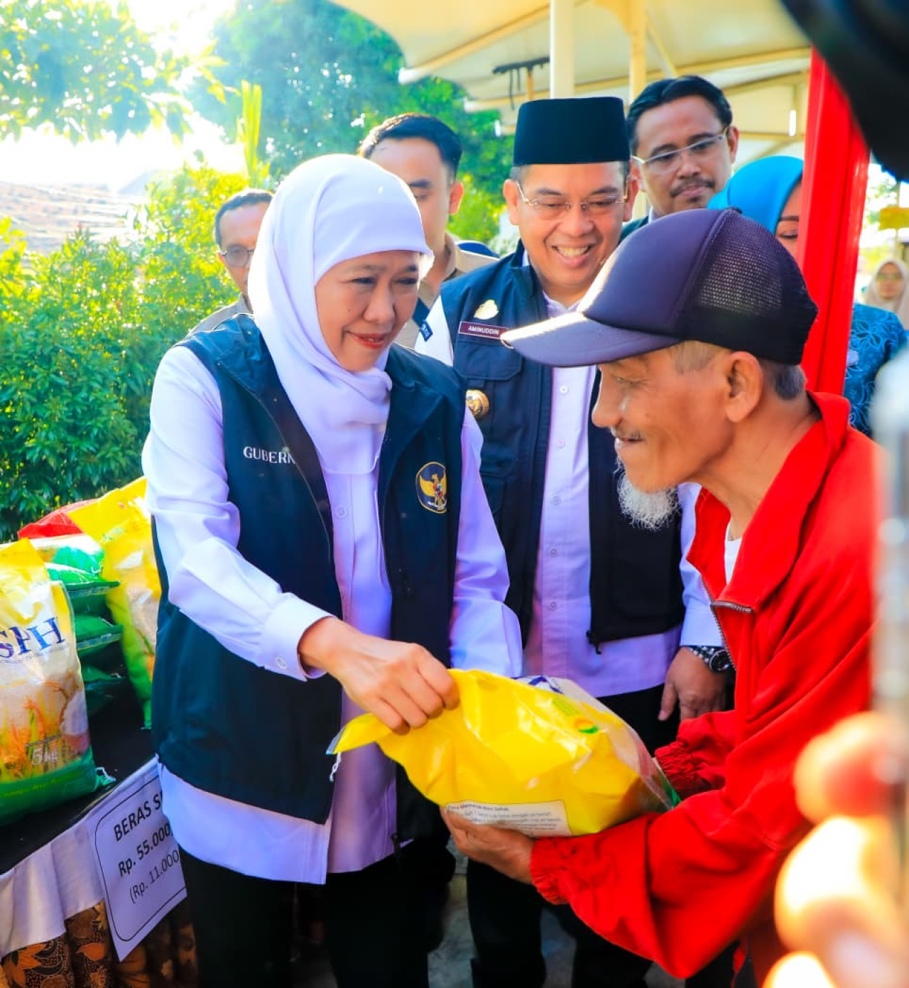 Gubernur Khofifah Gelar Pasar Murah di Kawasan Wisata Kuliner Gladak Serang Probolinggo
